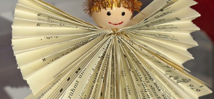 Jung und Alt: Caritas überbringt Weihnachtspost an alte Menschen Jung und Alt: Caritas überbringt Weihnachtspost an alte Menschen